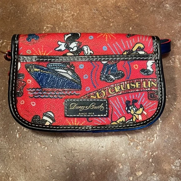 NWOT Disney Cruiseline Dinner and Bourke wristlet - Picture 4 of 5